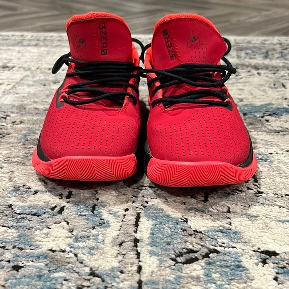 Under Armour Boys Basketball shoes. - Picture 5 of 7